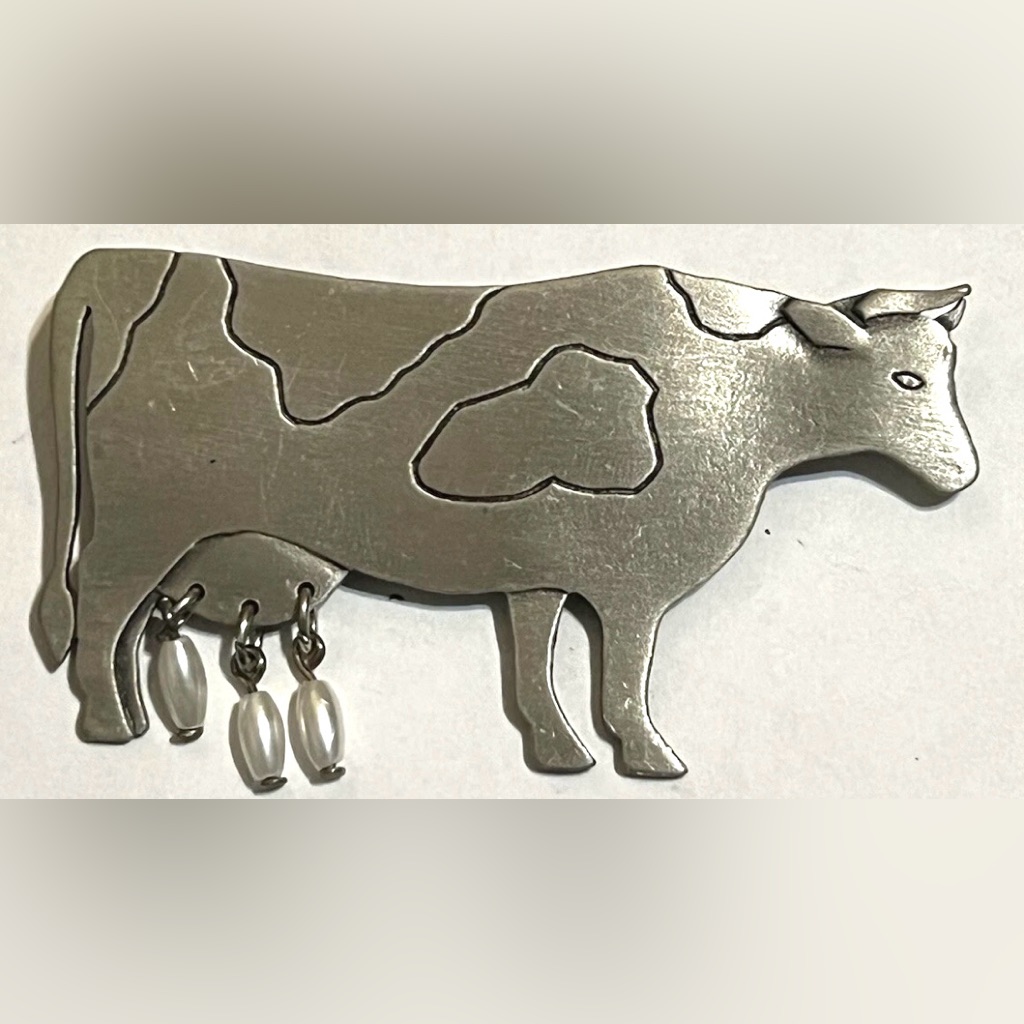Vintage Jonette Jewelry Cow With Pearl Udders Brooch 13$